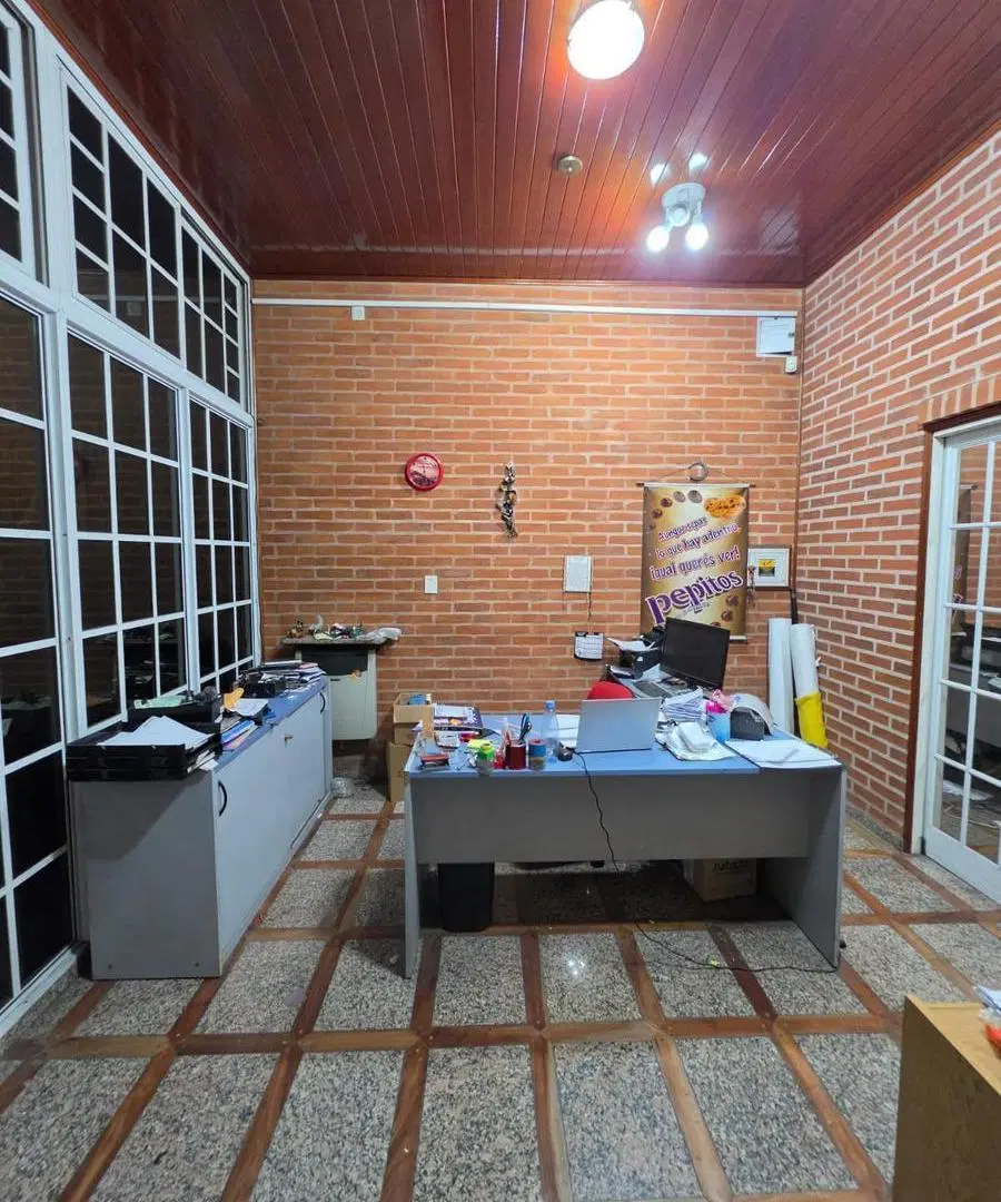 Depósito en Moron 4