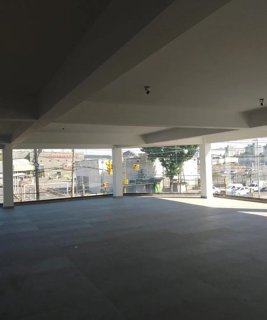 Excelente local comercial en Avellaneda 5