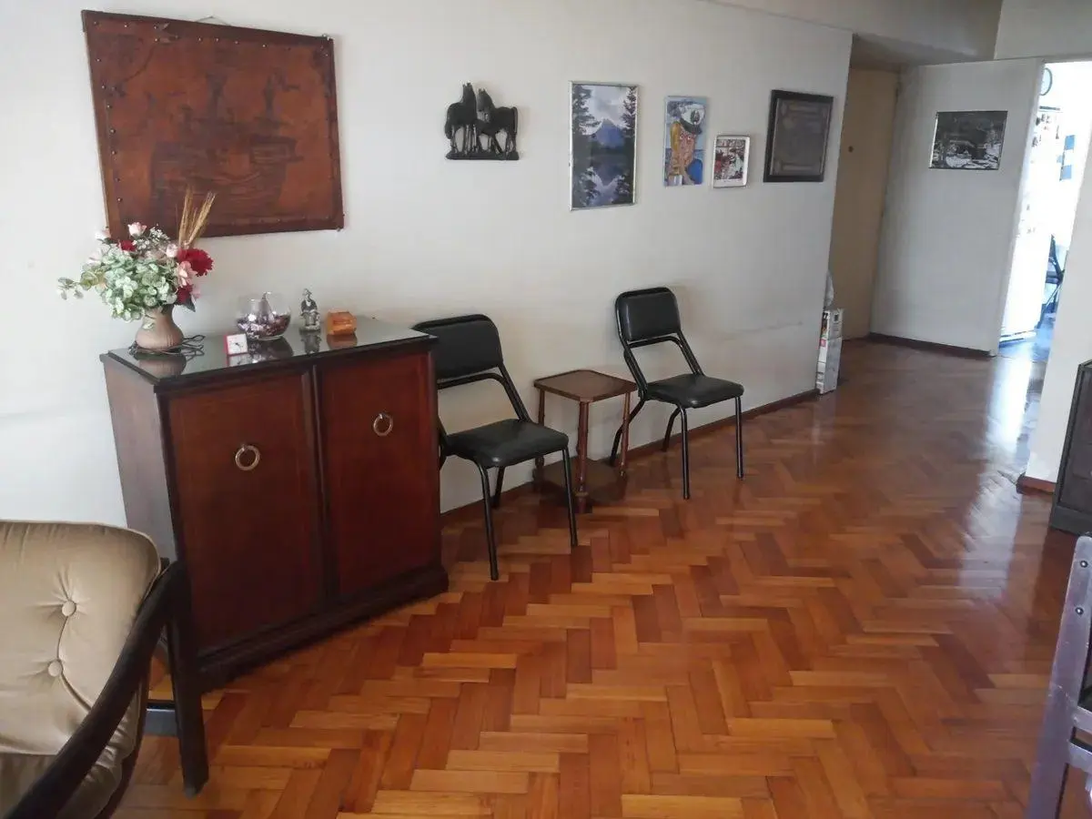 Vendo Departamento 4 ambientes con dependencia 4
