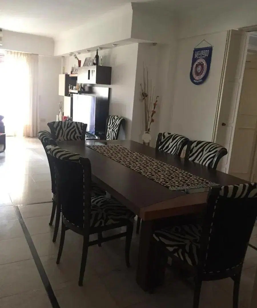 Vendo departamento 4 ambientes con cochera 5