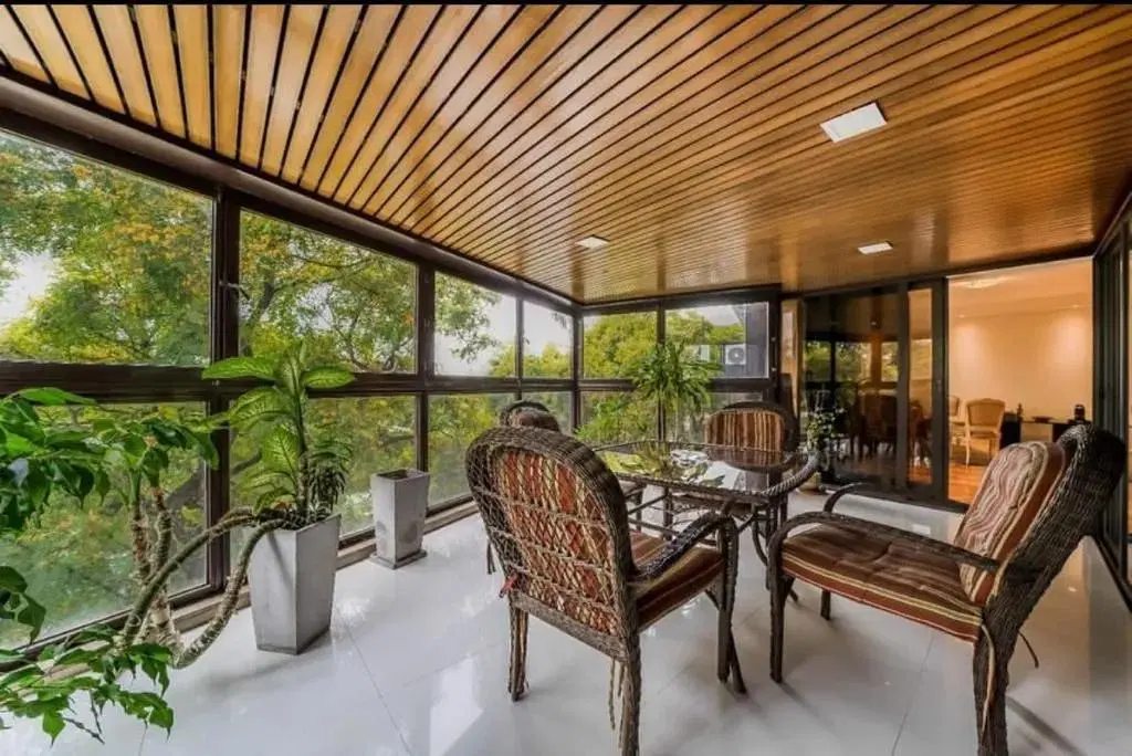 VENDO DEPARTAMENTO 4 AMBIENTES CON COCHERA EN LAS CAÑITAS 2