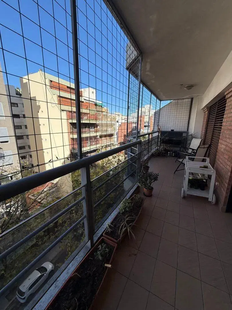 VENDO DEPARTAMENTO 4 AMBIENTES CON COCHERA 1