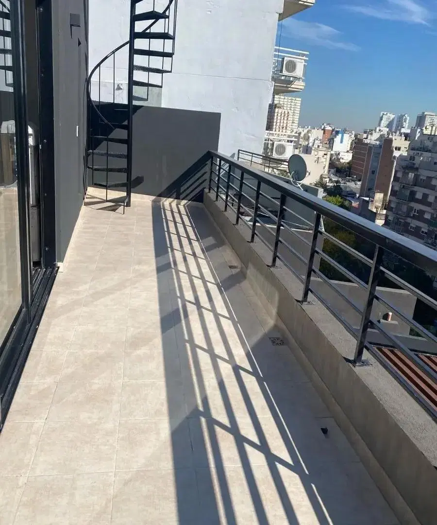 Vendo Monoambiente con Balcón terraza y terraza propia 4