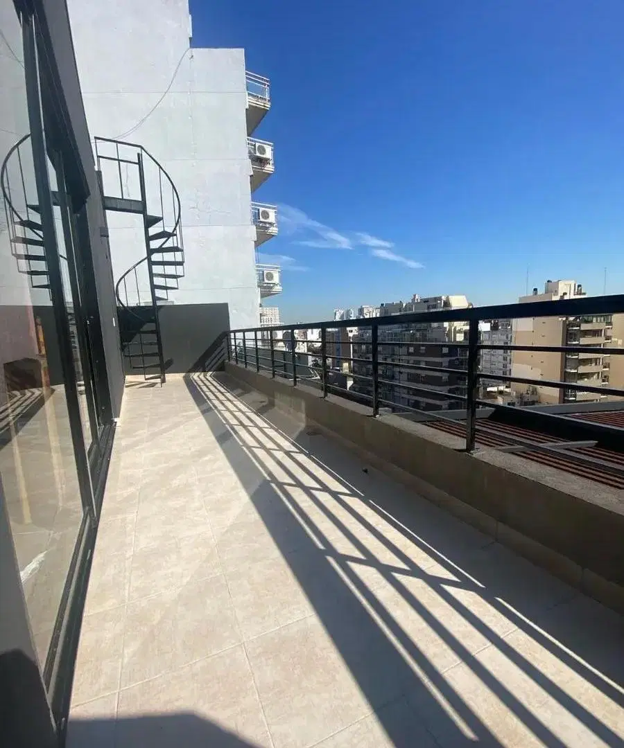 Vendo Monoambiente con Balcón terraza y terraza propia 3