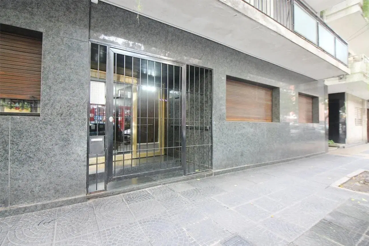VENDO DEPARTAMENTO 3 AMBIENTES CON PATIO 5