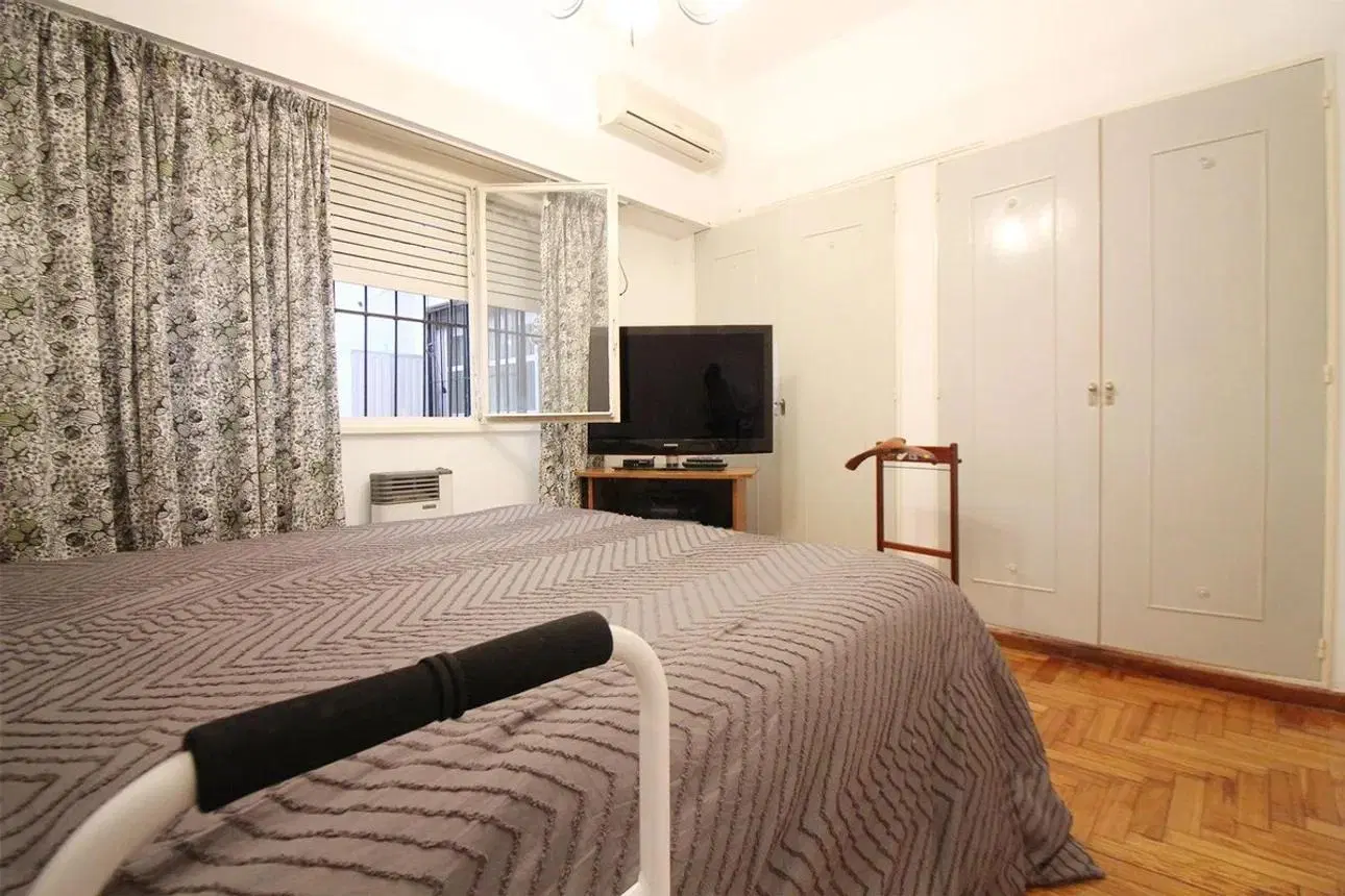 VENDO DEPARTAMENTO 3 AMBIENTES CON PATIO 4