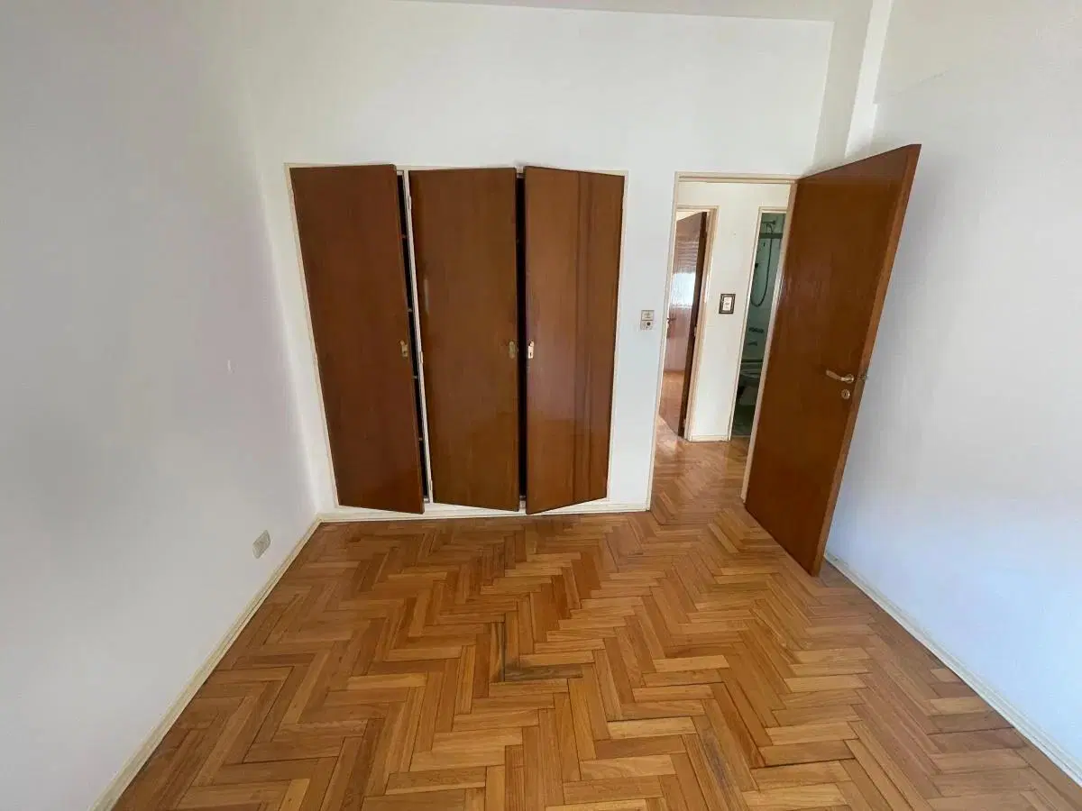 VENDO DEPARTAMENTO 3 AMBIENTES CON OPCION A UNA COCHERA FIJA 2