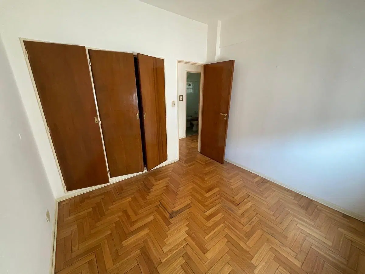 VENDO DEPARTAMENTO 3 AMBIENTES CON OPCION A UNA COCHERA FIJA 8