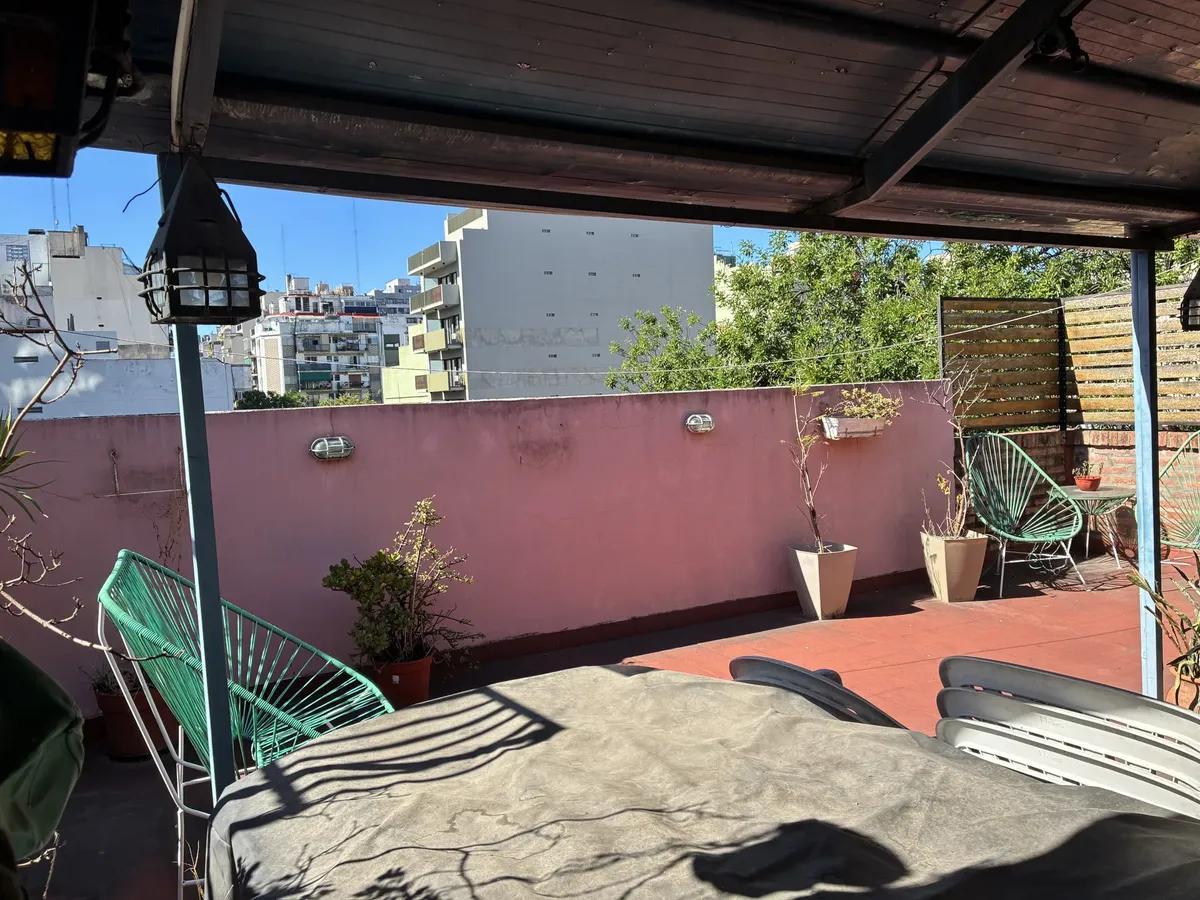 Foto de Vendo Departamento Tipo Casa Renovado con Terraza Propia y Cochera, imagen 1