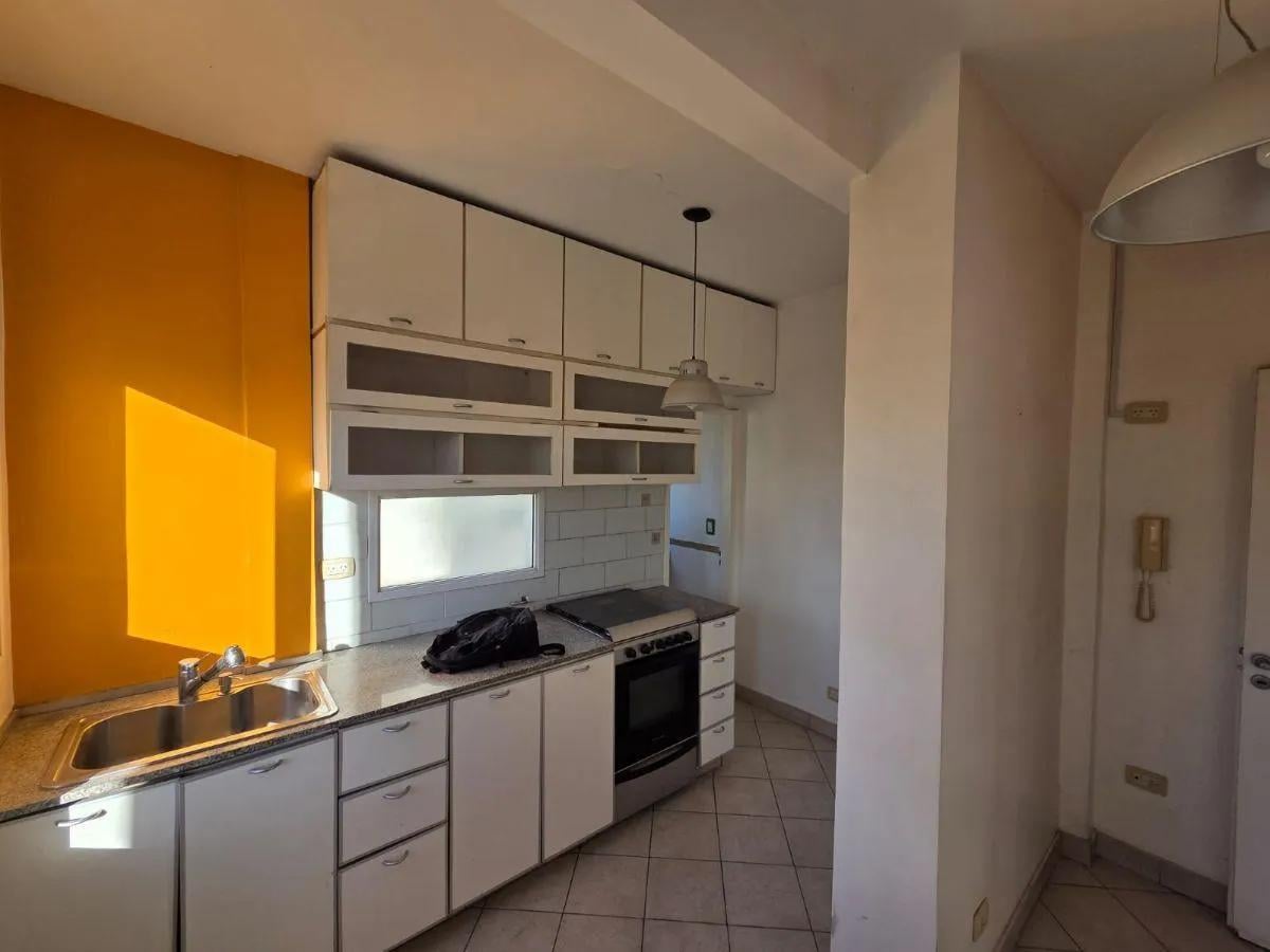 Foto de Vendo departamento 3 ambientes con Balcón Terraza, imagen 2