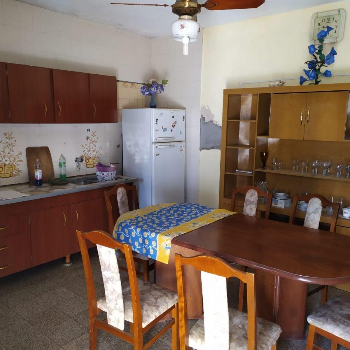 Foto de Piñero. San Martin 365. Casa con amplio terreno, imagen 3