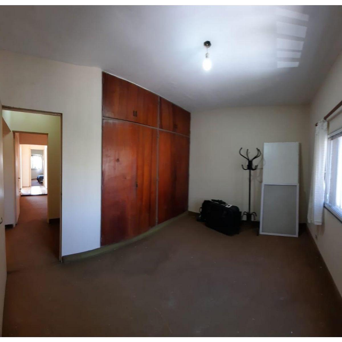 Iriondo 2436. Cuatro Dorm. con Patio y Garage 2