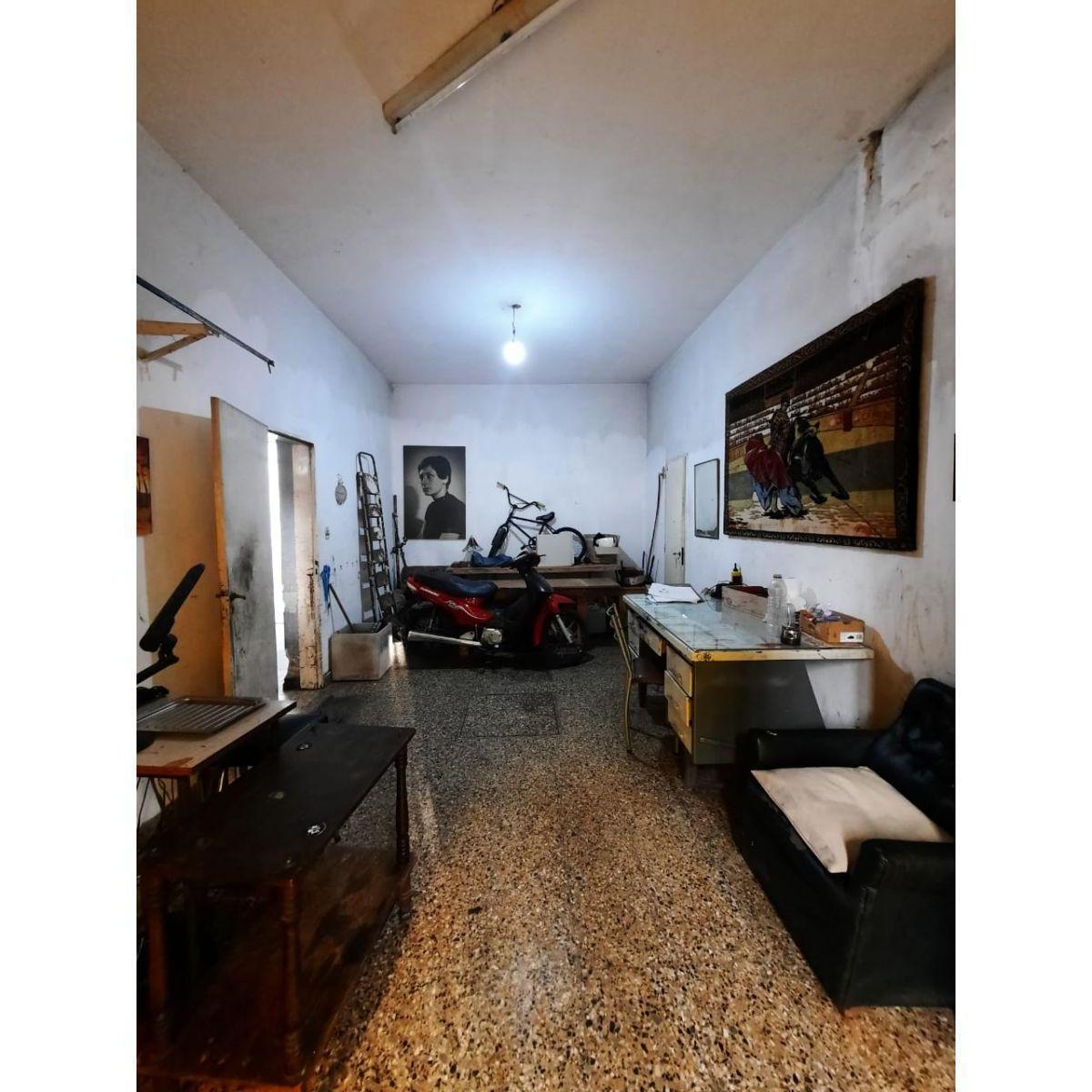 Moreno 3457 Oportunidad Edificio 2 Pisos 3 Casas Amplio Lote 5
