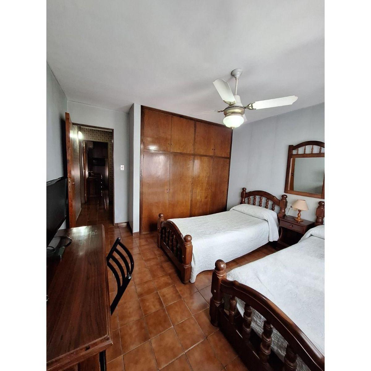 2 Casas en Una Mas Local. Italia 3131. Oportunidad 4