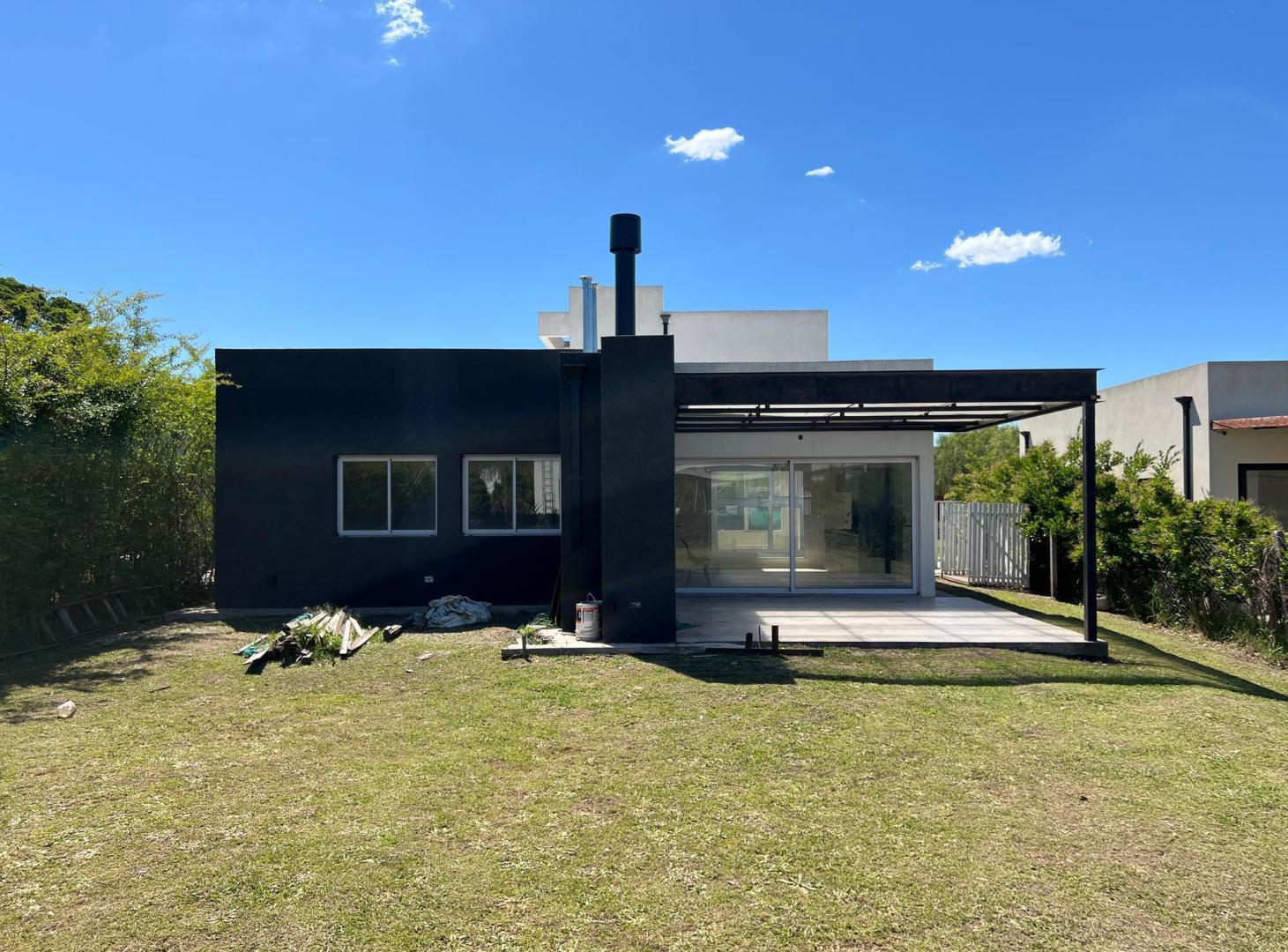 CASA 4 AMB PILAR DEL ESTE SANTA ELENA
