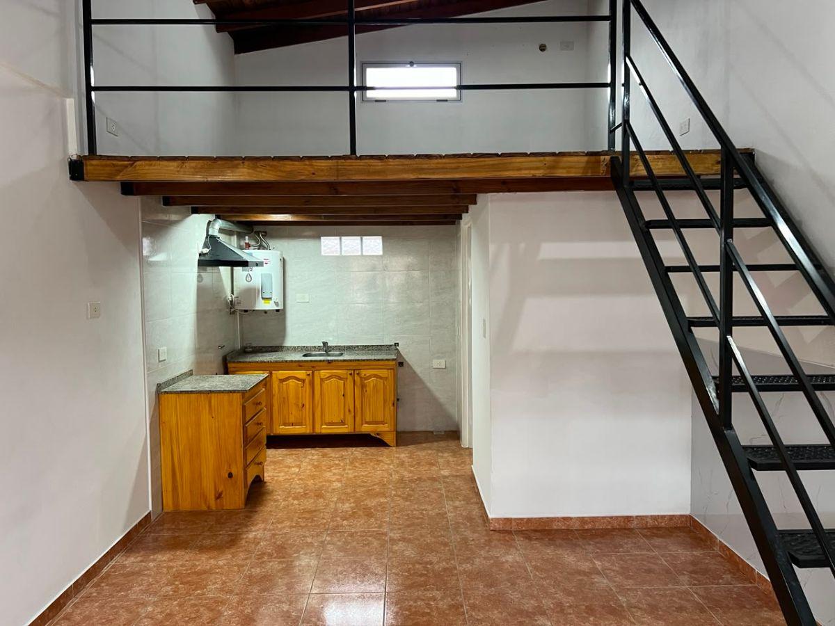 Foto de Monoambiente con entrepiso en alquiler Don Torcuato, imagen 1