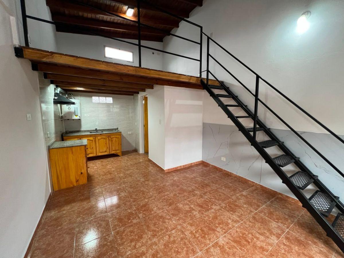 Foto de Monoambiente con entrepiso en alquiler Don Torcuato, imagen 3