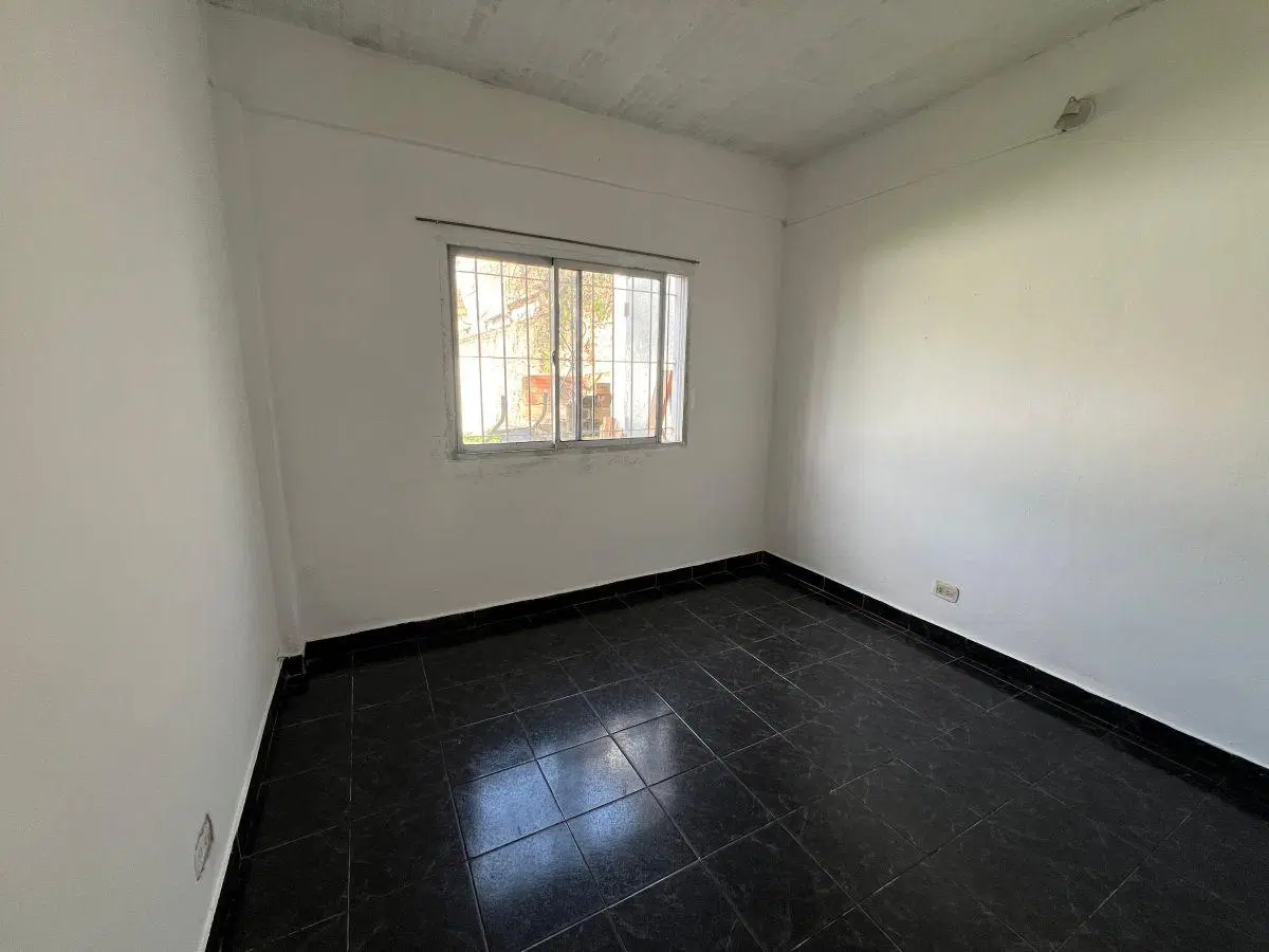 Casa en alquiler Don Torcuato con jardin 1