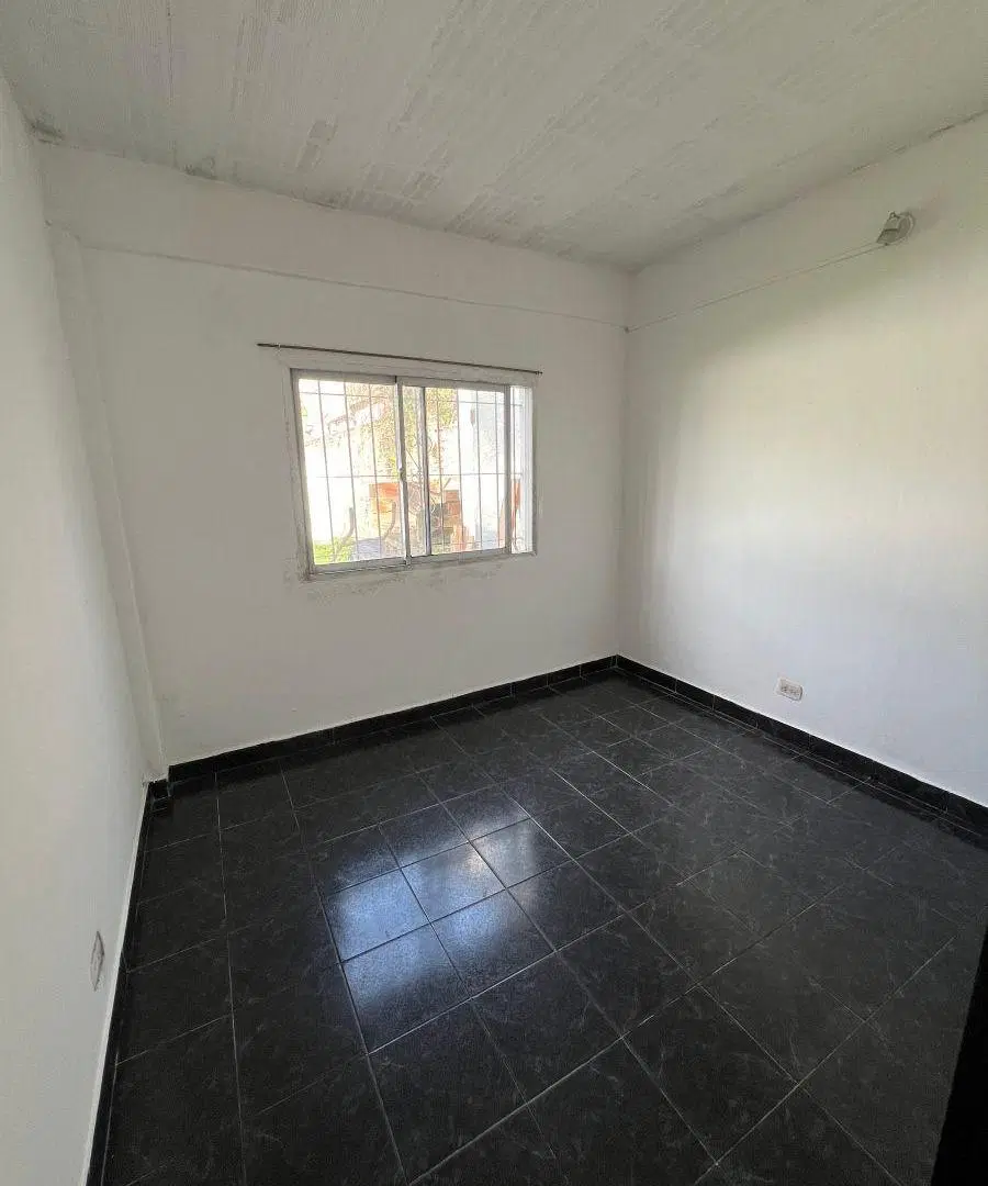 Casa en alquiler Don Torcuato con jardin 2