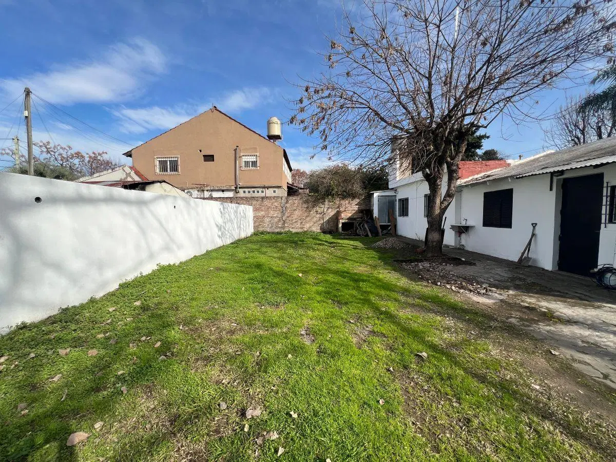 Casa en alquiler Don Torcuato con jardin 3