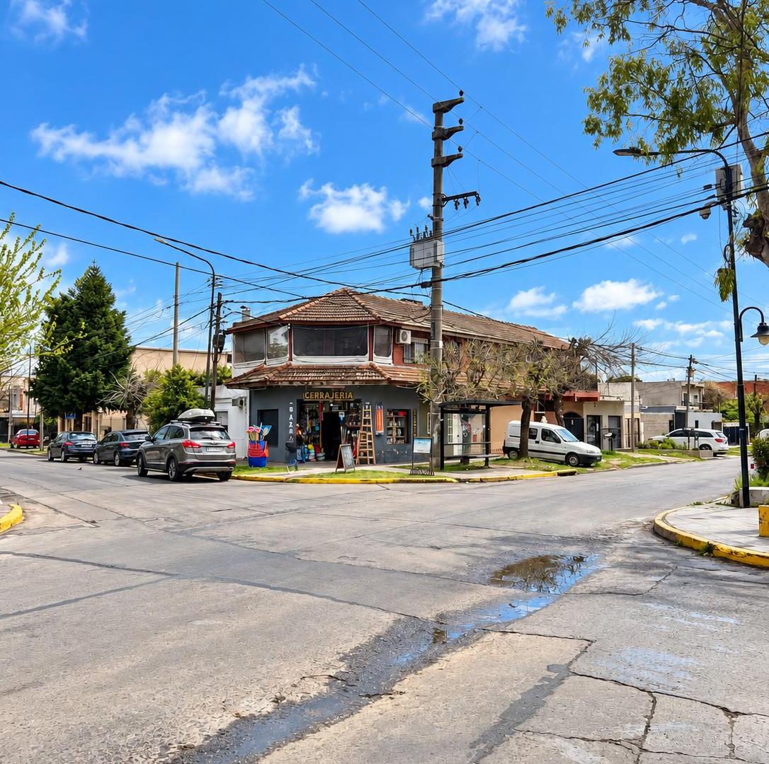Foto de LOCAL COMERCIAL EN ESQUINA RÍOBAMBA Y AMÉRICA - DON TORCUATO, imagen 2