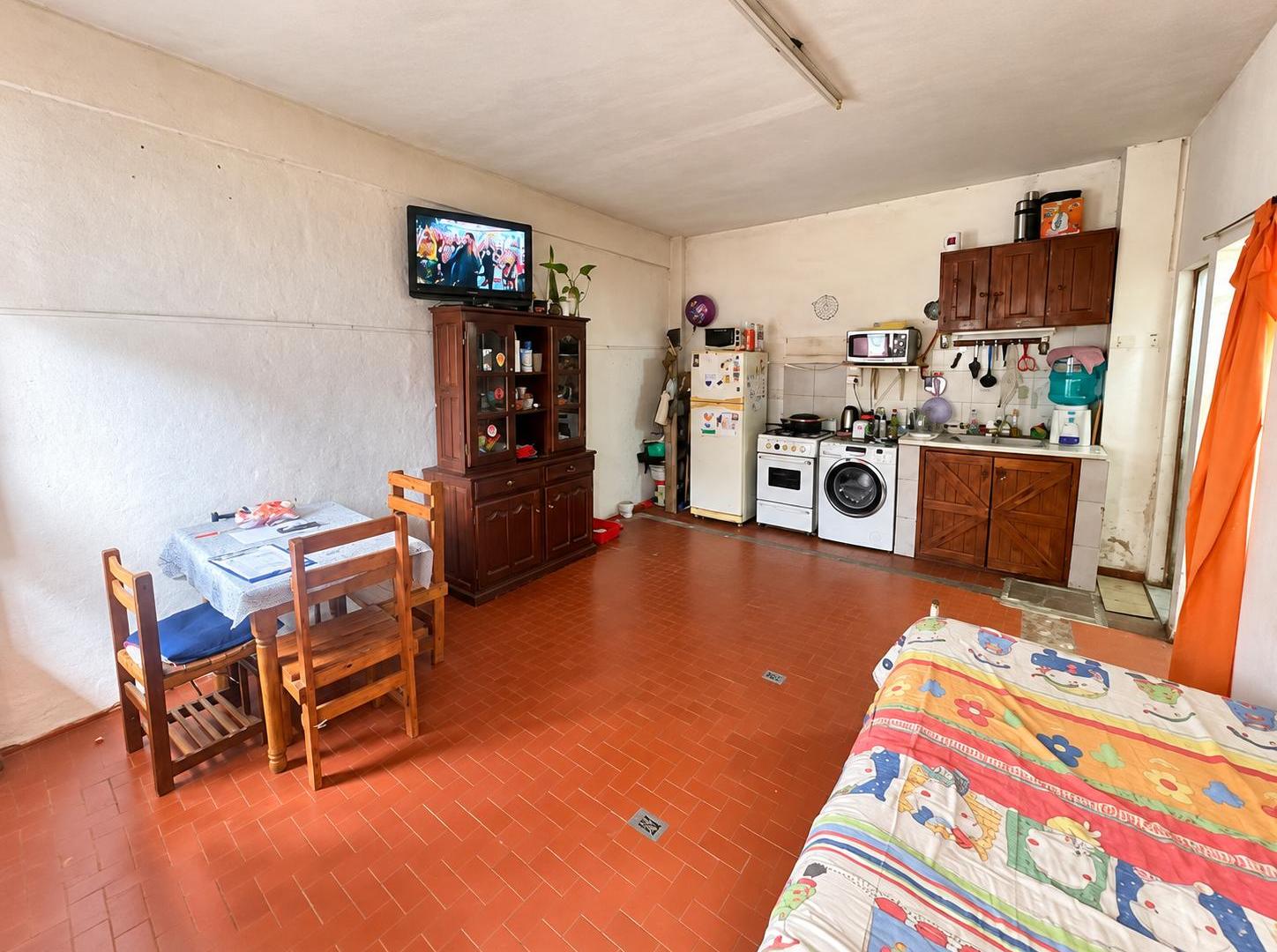 Foto de LOCAL COMERCIAL EN ESQUINA RÍOBAMBA Y AMÉRICA - DON TORCUATO, imagen 4