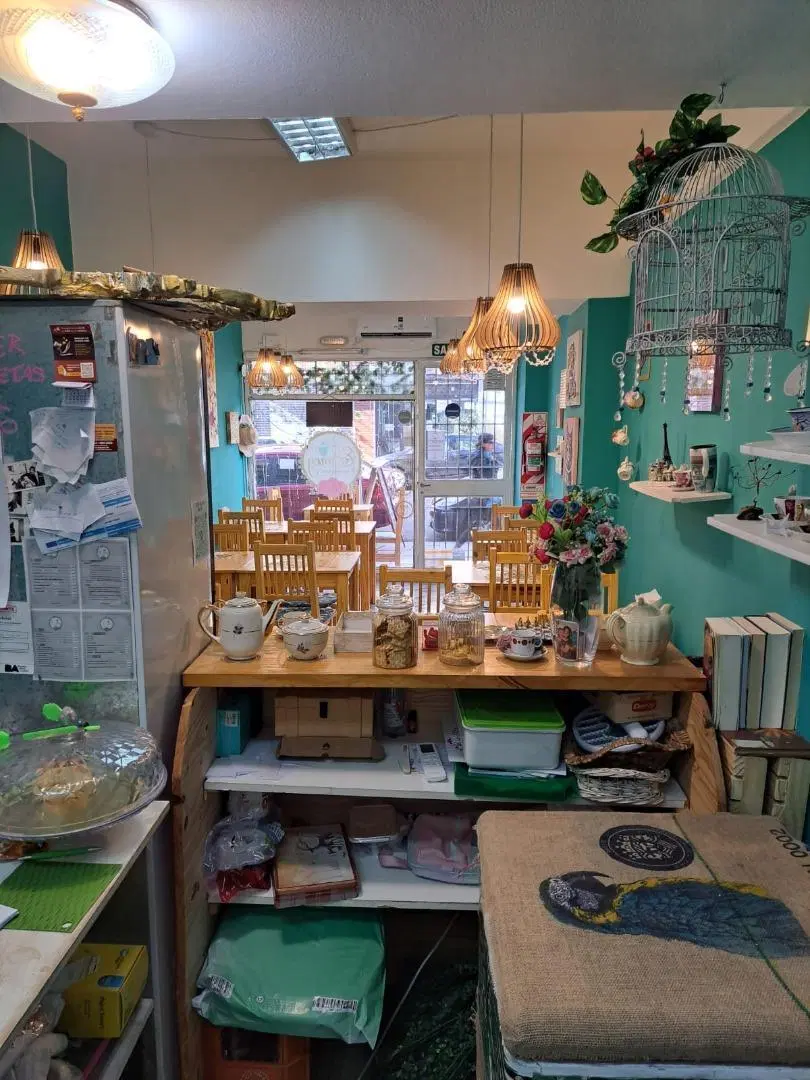 EXCELENTE LOCAL EN VILLA CRESPO 2