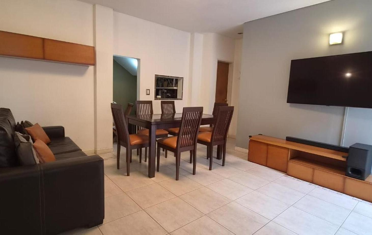 HERMOSO DEPARTAMENTO 2 AMB. CON GRAN JARDIN Y ESCRITORIO