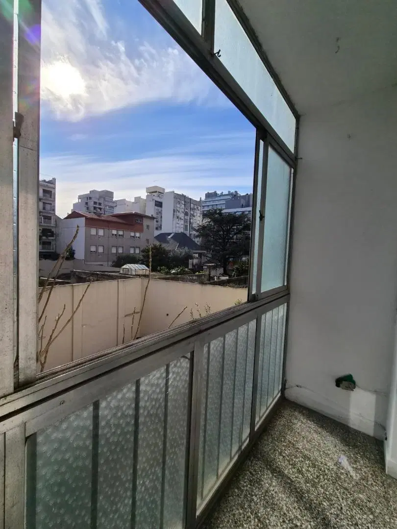 HERMOSO 3 AMBIENTES CON BALCON EN FLORES 3