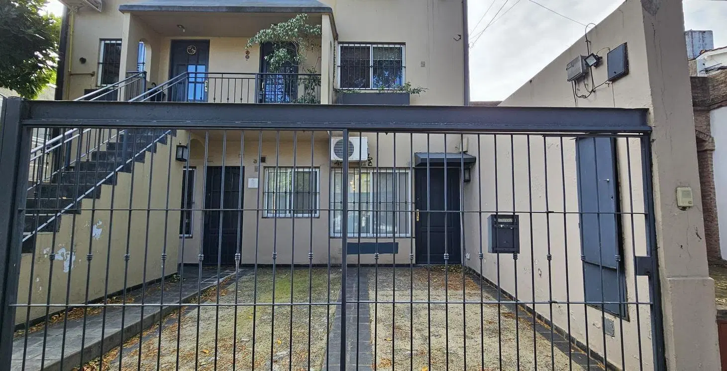 Depto / PH en venta PB tres ambientes patio y cochera 5