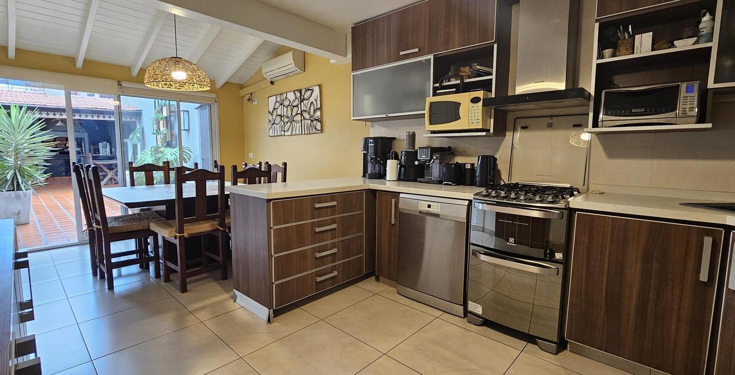 Foto de TRIPLEX en venta B. de Irigoyen 3100 3/4 dorm IMPECABLE, imagen 1