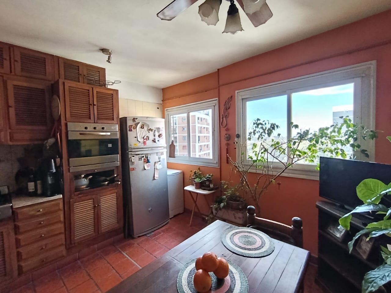 Foto de Departamento en venta 4 dorm c/terraza y cochera en Acassuso, imagen 4