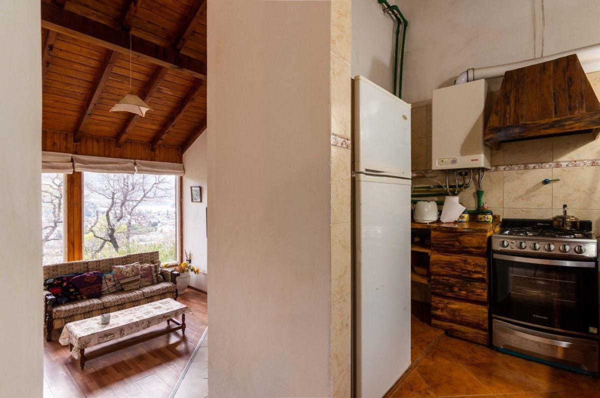 Re/max Vende 2 Casas con Vistas Al Lago Lacar. 5