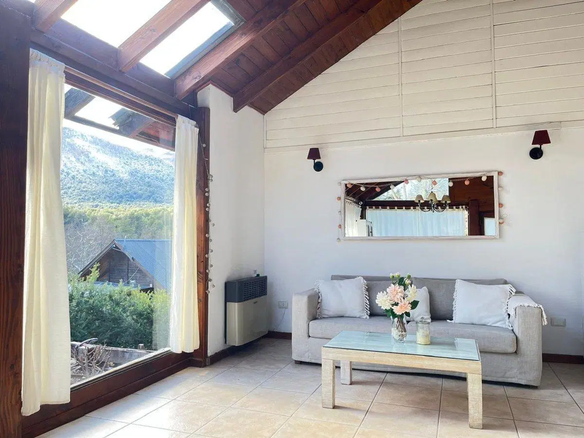 EQUIPO REMAX VENDE CASA CON VISTAS A LA MONTAÑA 5