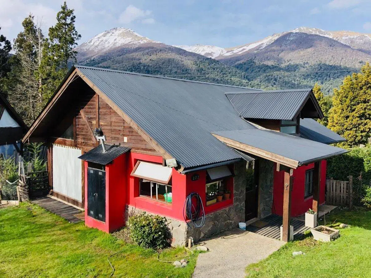 EQUIPO REMAX VENDE CASA CON VISTAS A LA MONTAÑA 2