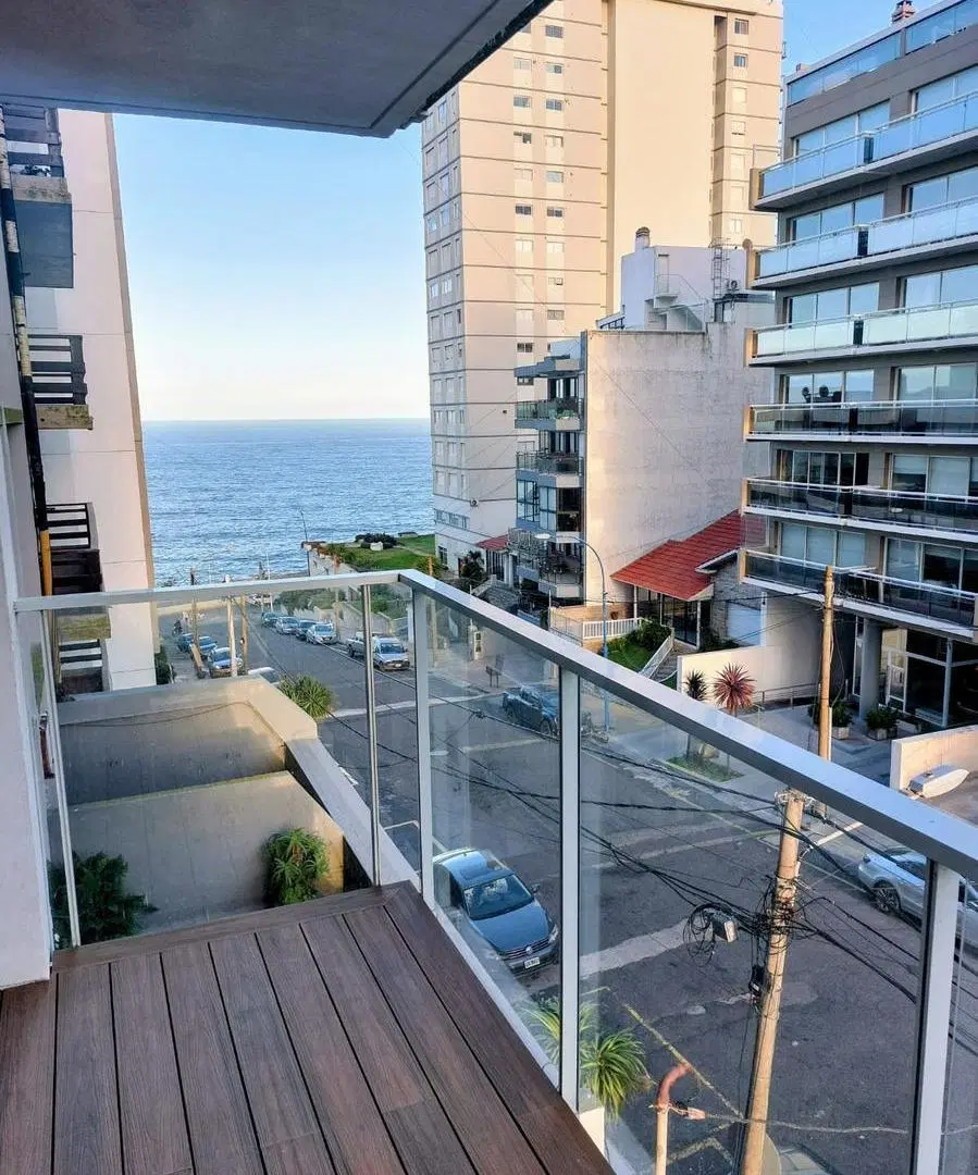 Departamento 3 amb moderno con cochera en Playa Chica 4