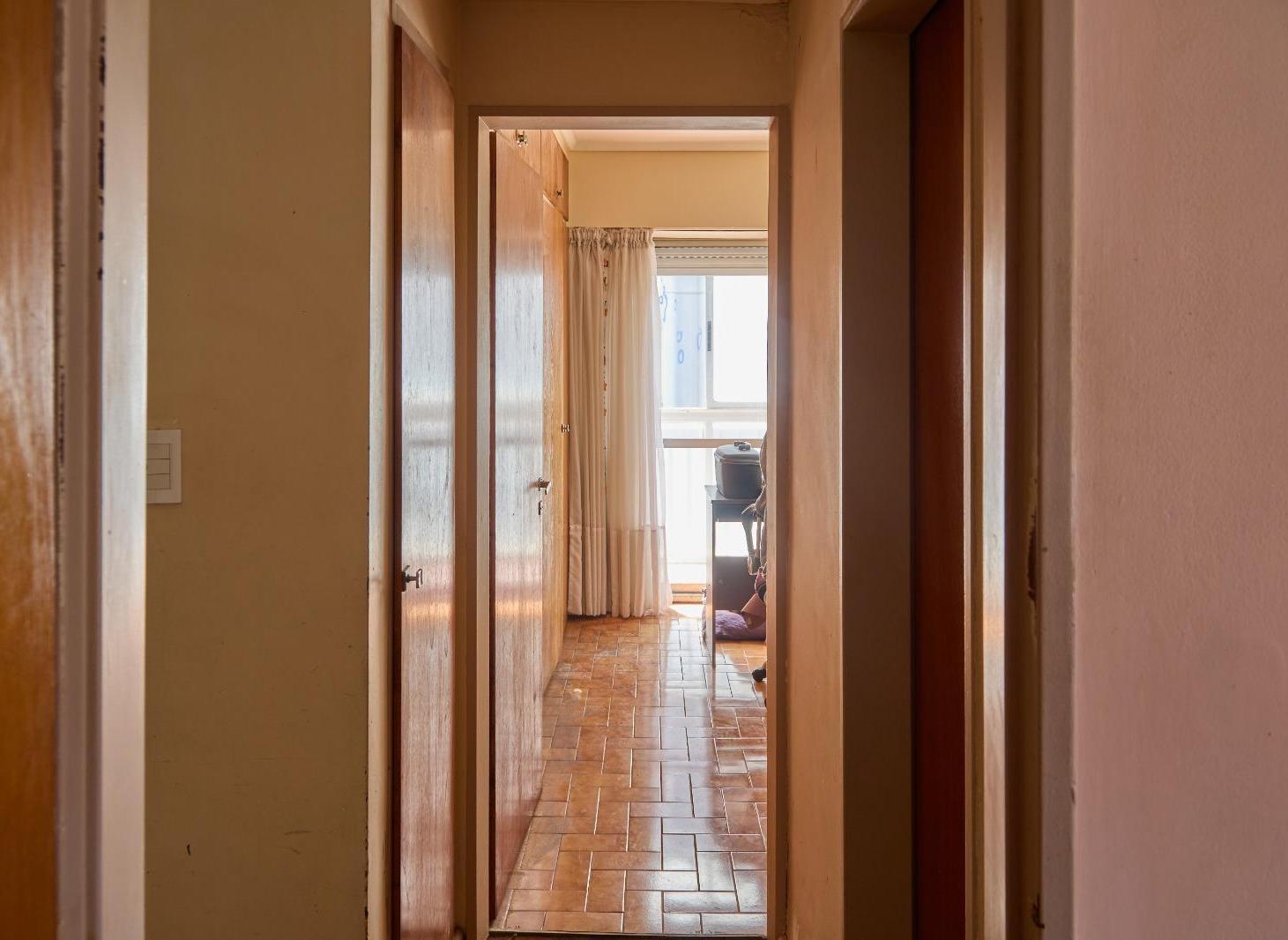 Foto de Departamento 3 ambientes con cochera cubierta y baulera en Guemes, imagen 5