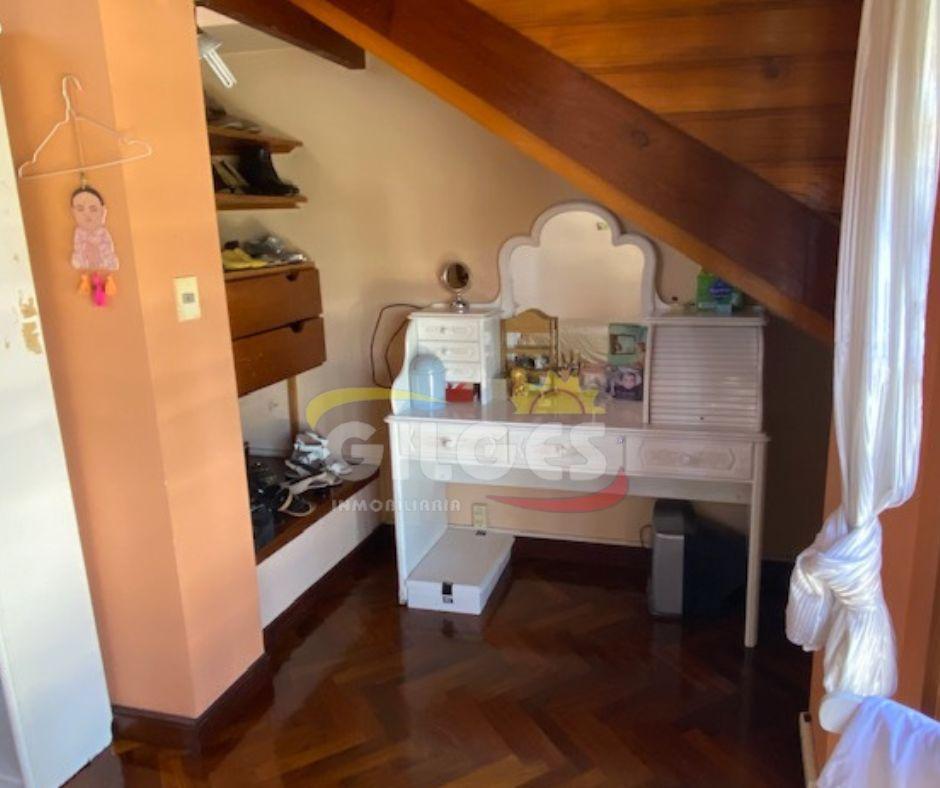 Venta de Chalet 4 Amb. en 2 Plantas S/lote 500 m. Villa Lugano - Excelente Estado 4