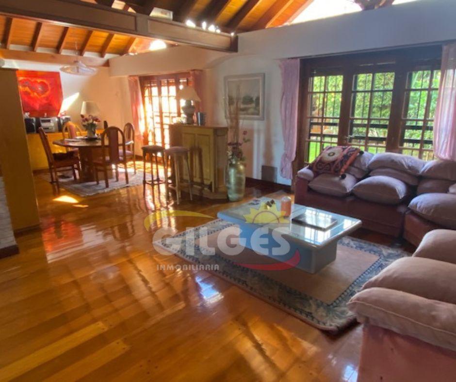Venta de Chalet 4 Amb. en 2 Plantas S/lote 500 m. Villa Lugano - Excelente Estado 5
