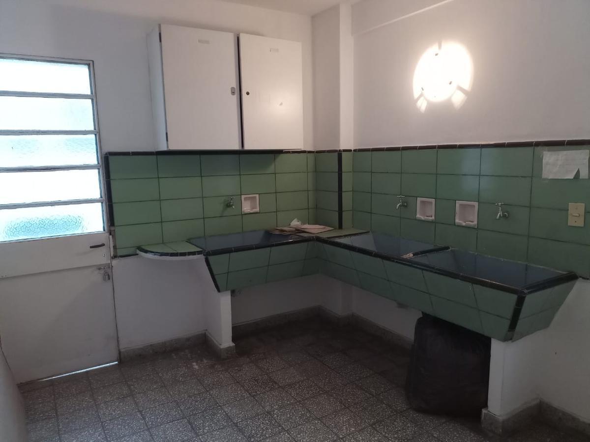 Foto de Venta Departamento 2 Amb. al Fte. en Caballito - Buen Estado C/Balcón, imagen 3