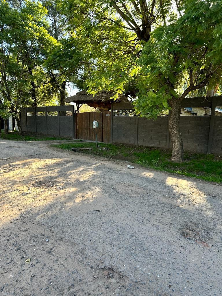 Venta Quinta 4 Amb. S/Lote 24.73x45,50M² en Paso del Rey - Con Pileta y Quincho