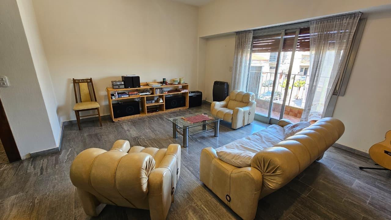 Venta de 2 PH 3 Ambientes cada uno  con Local en Block en Ramos Mejia