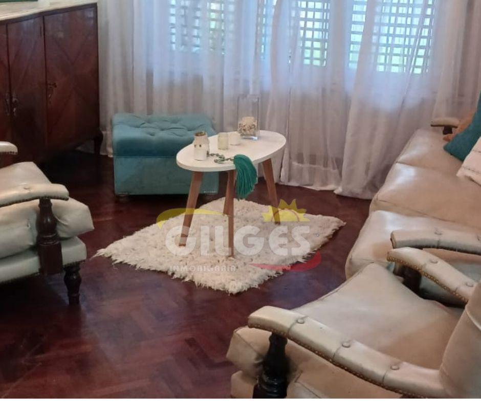 Foto de Venta de Casa 5 Ambientes en Ramos Mejia Muy buen Estado Con Garage, imagen 2