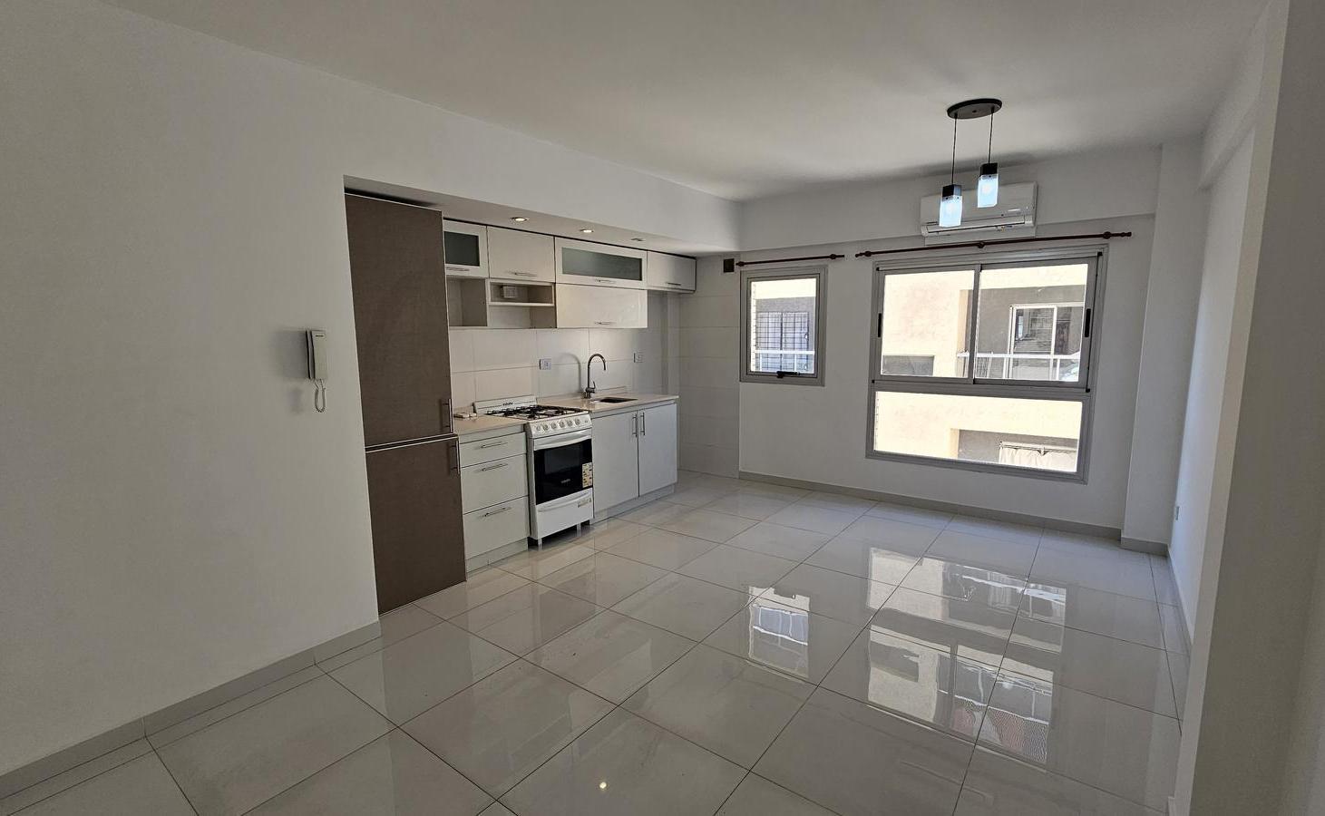 Venta de Departamento 2 Amb. Excelente Estado y Ubicación en Ramos Mejia Apto Profesional