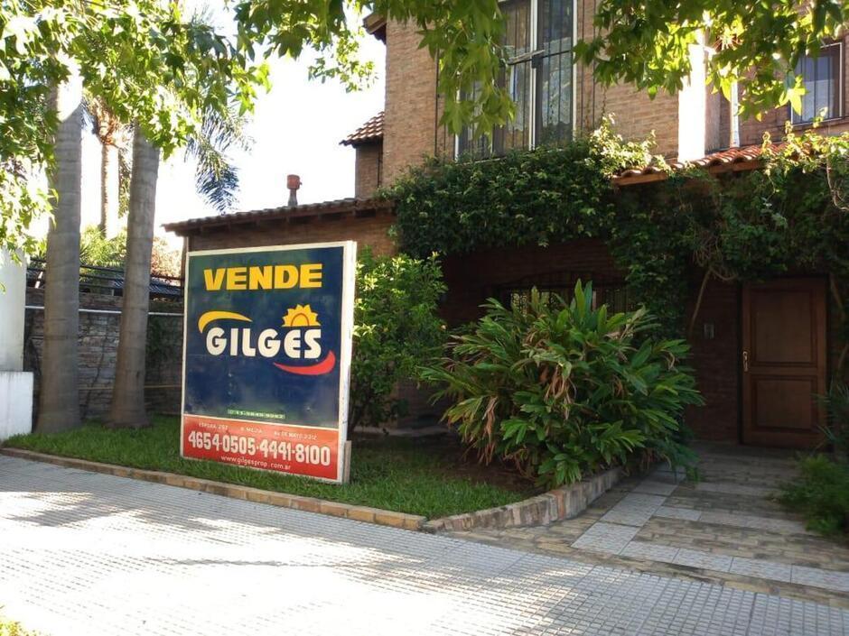 Venta  Chalet  4 Amb. S Lote de 13 X 51M² - en Villa Luzuriaga - de Categoría C/ Piscina Y Quincho.