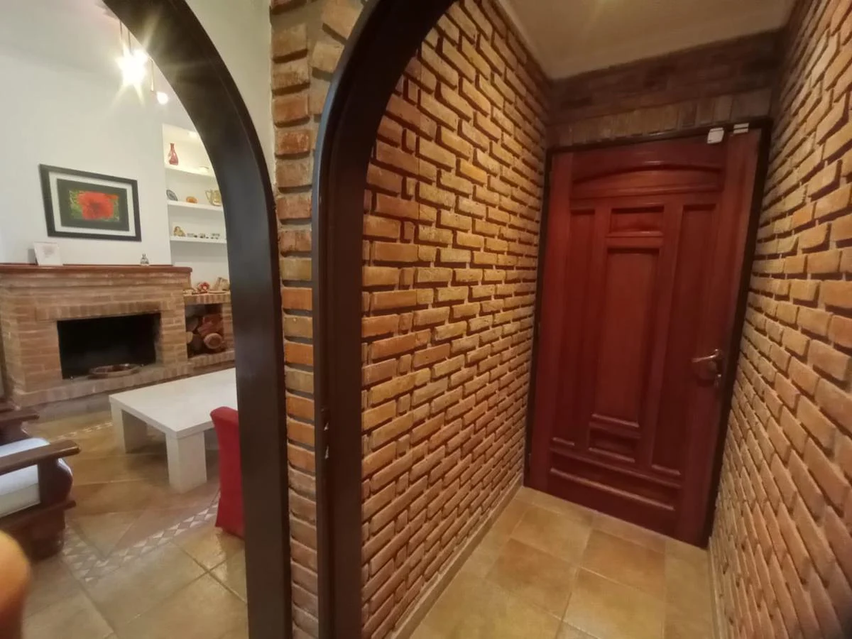Venta Casa 7 Amb. S/Lote 10x35M² en Villa Luzuriaga Muy buen Estado con Fondo libre Apto Cto.