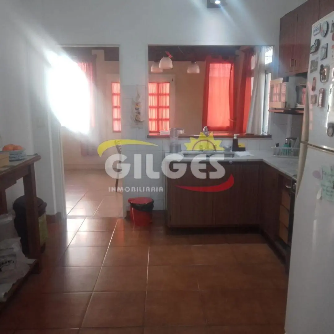 Venta Casa 3 Amb. Villa Luzuriaga  Con pileta y quincho 5