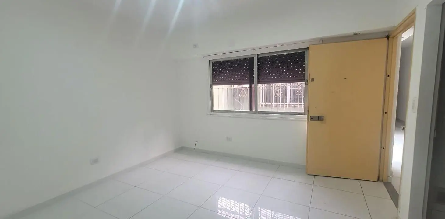 Alquiler Departamento 1 Ambiente en Ramos Mejia Muy buen Estado Céntrico 2