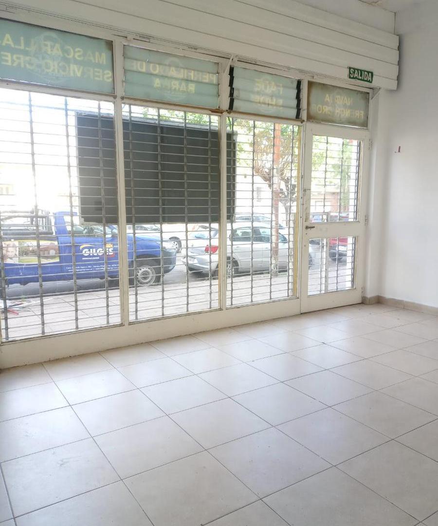Alquiler de Local 25 M² c/baño en Moron