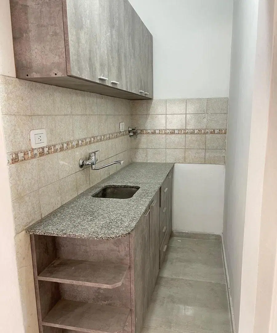 Oficina 35M² C/baño y cocina en Ramos Mejia 4
